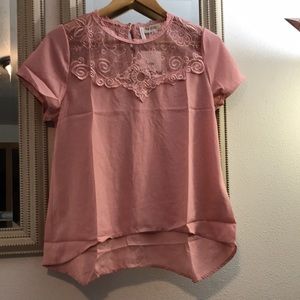 Available by Angela Fashion sheer lace, blouse pink, size medium